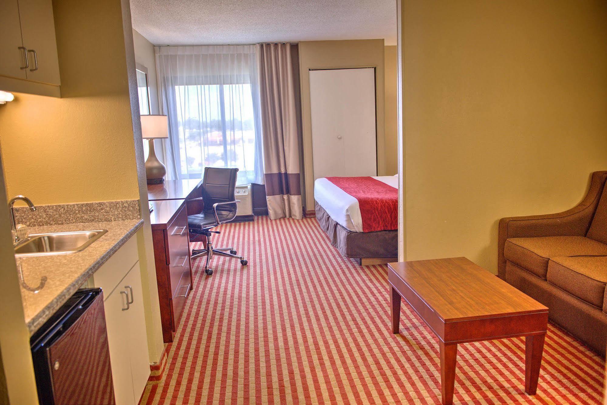 Comfort Pensacola - Area